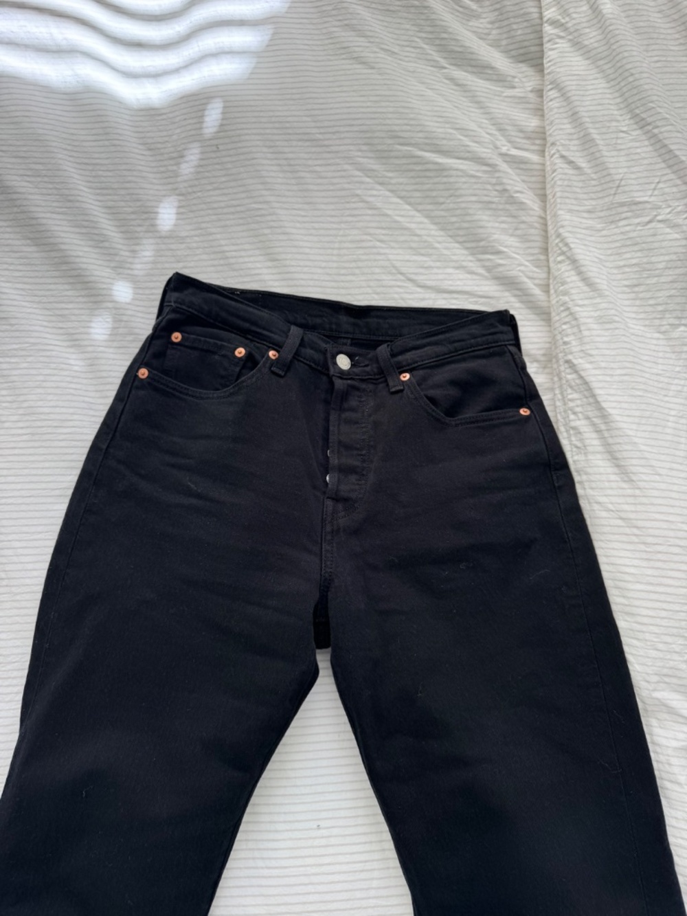 Black Levi Jeans - 501's - Worn Once Size 27 L30 - Picture 3 of 3